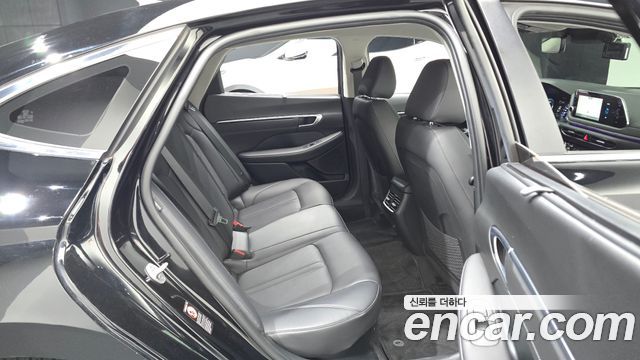 Hyundai Sonata 2023 — photo 11