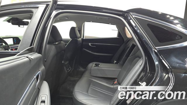 Hyundai Sonata 2023 — photo 17