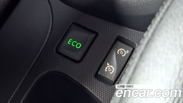 Renault Korea QM3 2015 — photo 23