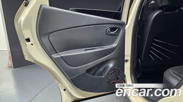 Renault Korea QM3 2015 — photo 15