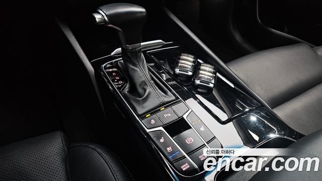 Kia K7 2017 — photo 12