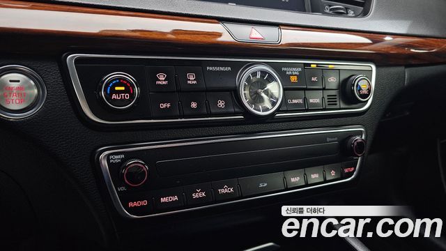Kia K7 2017 — photo 23