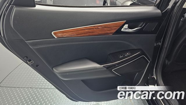 Kia K7 2017 — photo 15