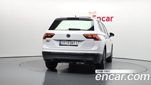 Volkswagen Tiguan 2018 — photo 4