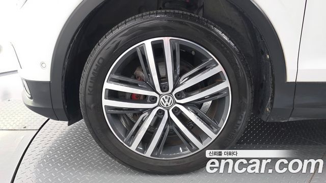 Volkswagen Tiguan 2018 — photo 5
