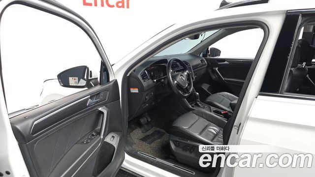Volkswagen Tiguan 2018 — photo 10