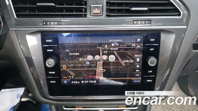 Volkswagen Tiguan 2018 — photo 14