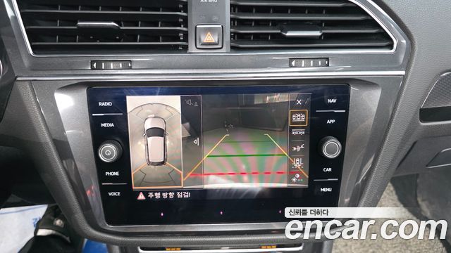 Volkswagen Tiguan 2018 — photo 15