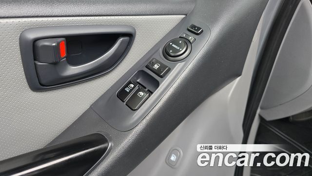 Hyundai Starex 2018 — photo 19
