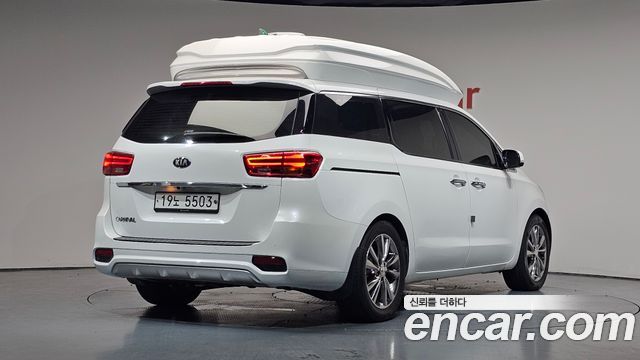 Kia Canival 2019 — photo 2