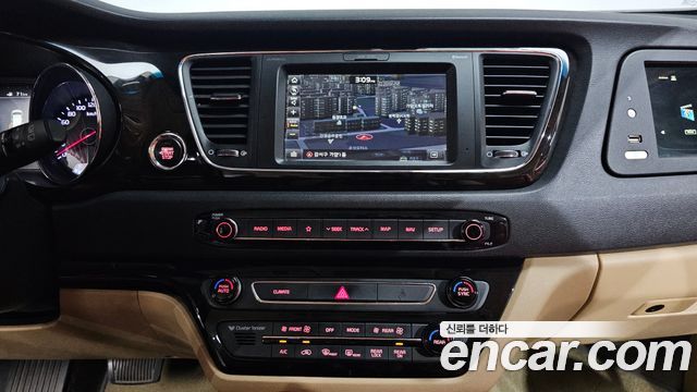 Kia Canival 2019 — photo 20