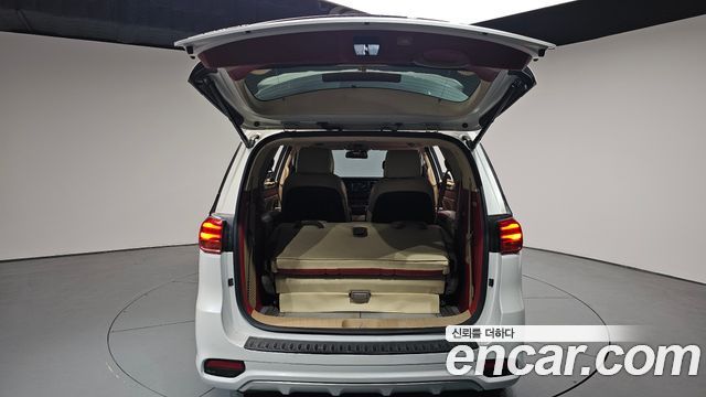 Kia Canival 2019 — photo 26