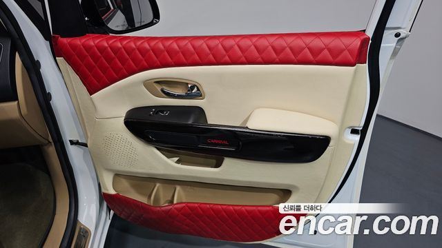 Kia Canival 2019 — photo 15