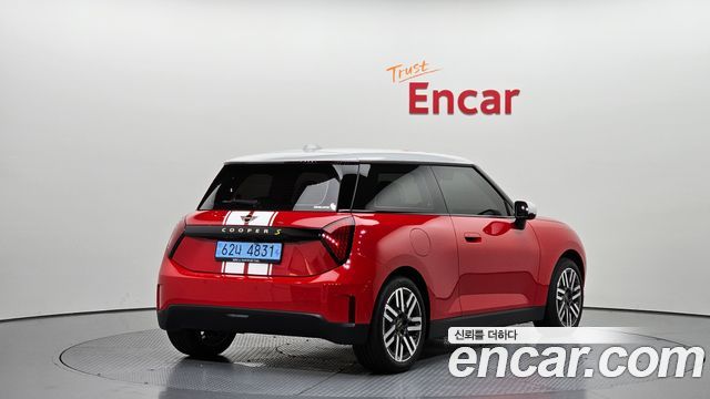 Mini Cooper 2026 — photo 2