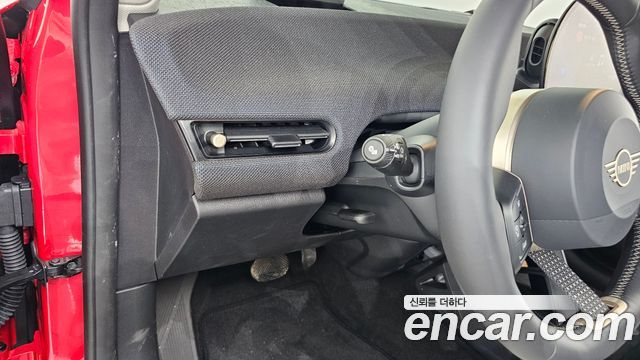 Mini Cooper 2026 — photo 30