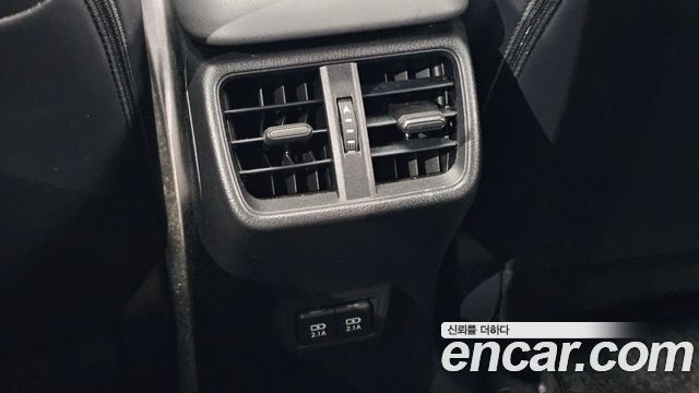 Lexus UX 2019 — photo 30