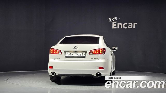 Lexus IS 2011 — photo 4