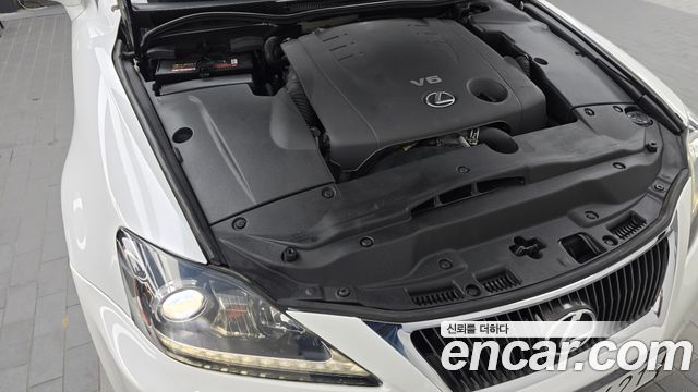 Lexus IS 2011 — photo 6