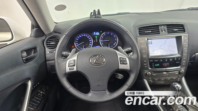 Lexus IS 2011 — photo 13