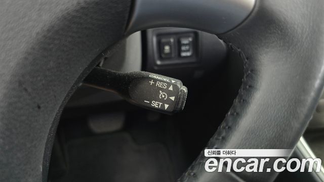 Lexus IS 2011 — photo 17