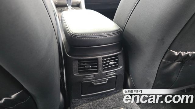 Lexus IS 2011 — photo 19