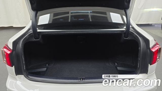 Lexus IS 2011 — photo 20