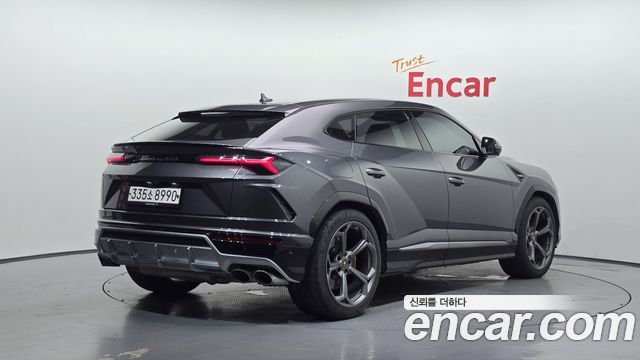 Lamborghini Urus 2020 — photo 2