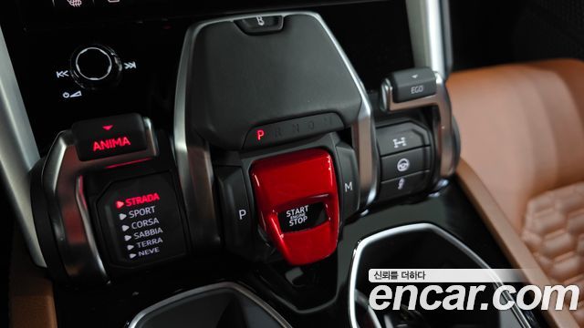 Lamborghini Urus 2020 — photo 12