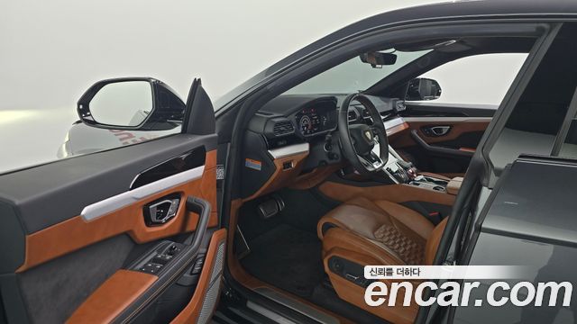 Lamborghini Urus 2020 — photo 13