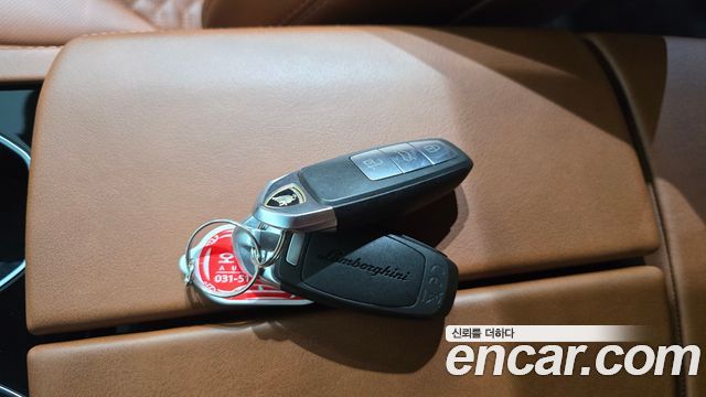 Lamborghini Urus 2020 — photo 21