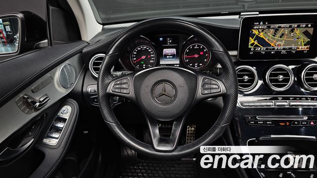 Mercedes-Benz GLC-Class 2019 — photo 19