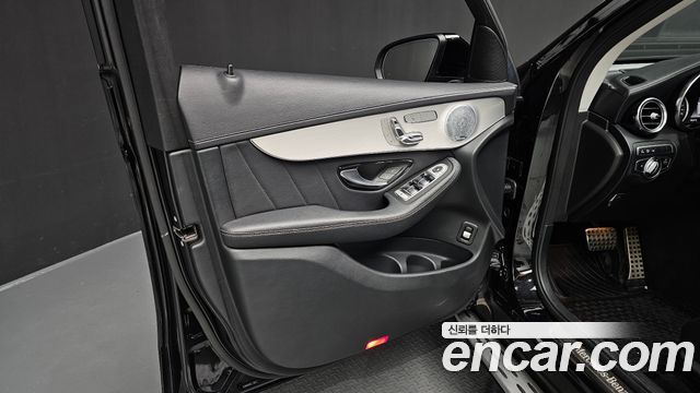 Mercedes-Benz GLC-Class 2019 — photo 14