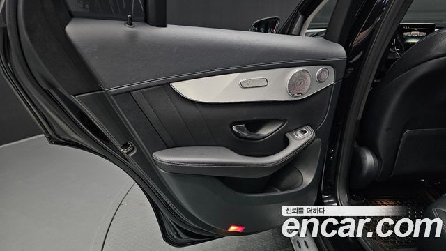 Mercedes-Benz GLC-Class 2019 — photo 15