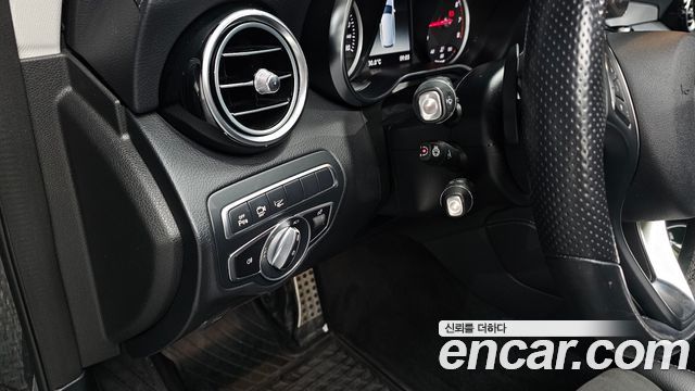 Mercedes-Benz GLC-Class 2019 — photo 28