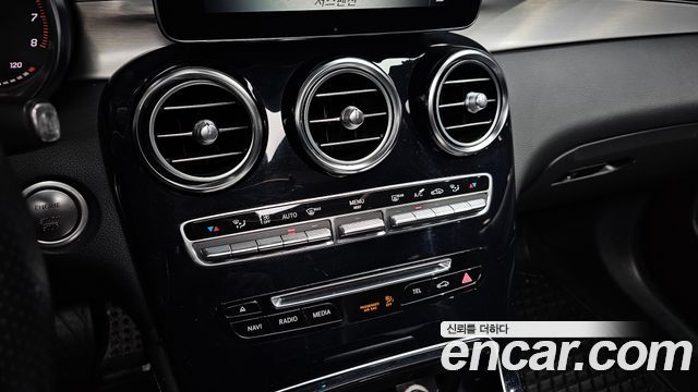 Mercedes-Benz GLC-Class 2019 — photo 32