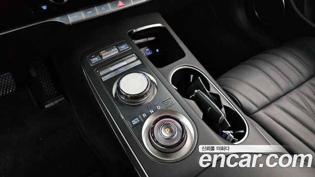 Genesis GV70 2024 — photo 12