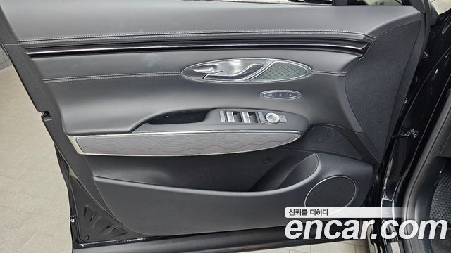 Genesis GV70 2024 — photo 14