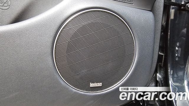 Genesis GV70 2024 — photo 30