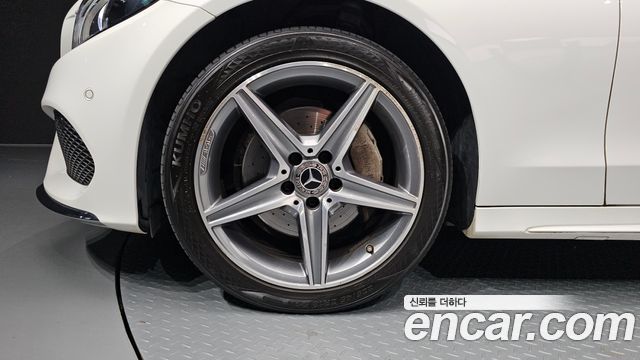 Mercedes-Benz C-Class 2018 — photo 5