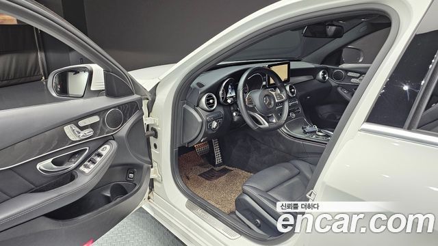 Mercedes-Benz C-Class 2018 — photo 13