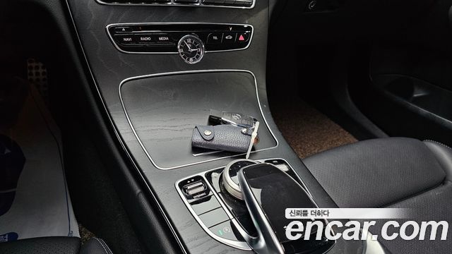 Mercedes-Benz C-Class 2018 — photo 25