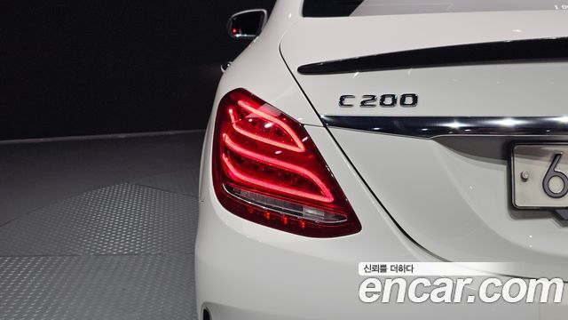 Mercedes-Benz C-Class 2018 — photo 9
