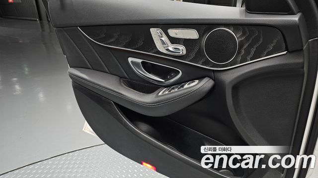 Mercedes-Benz C-Class 2018 — photo 14