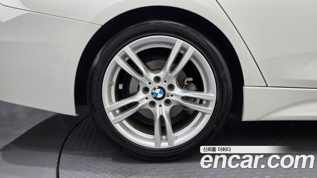 BMW 3-Series 2018 — photo 5