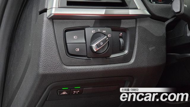BMW 3-Series 2018 — photo 22