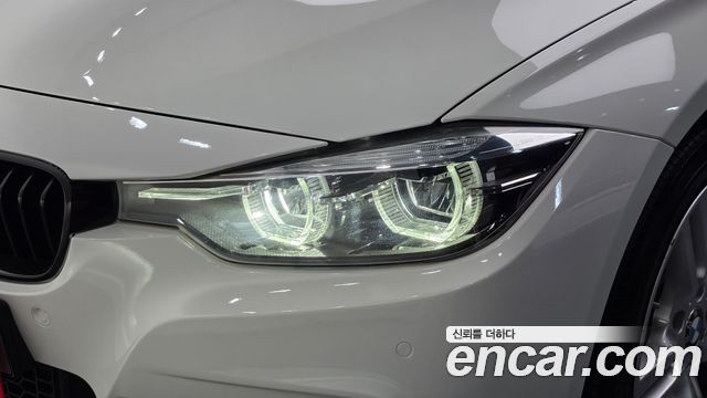 BMW 3-Series 2018 — photo 8