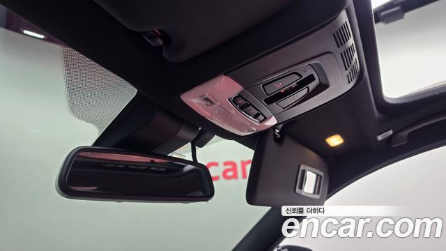 BMW 3-Series 2018 — photo 30