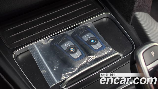 BMW 3-Series 2018 — photo 32
