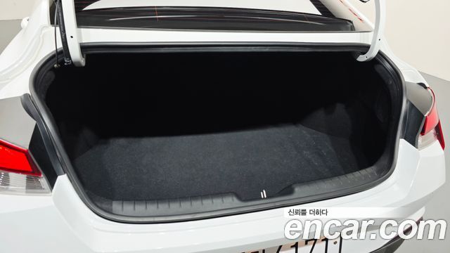 Hyundai AVANTE 2023 — photo 21