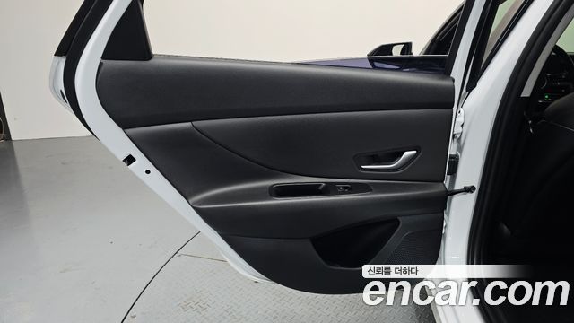 Hyundai AVANTE 2023 — photo 15